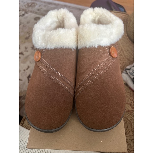 Clarks Shoes - Clarks Wms New in Box Clog Brown Real‎ Suede Faux Fur Indoor/Out Slippers 8M